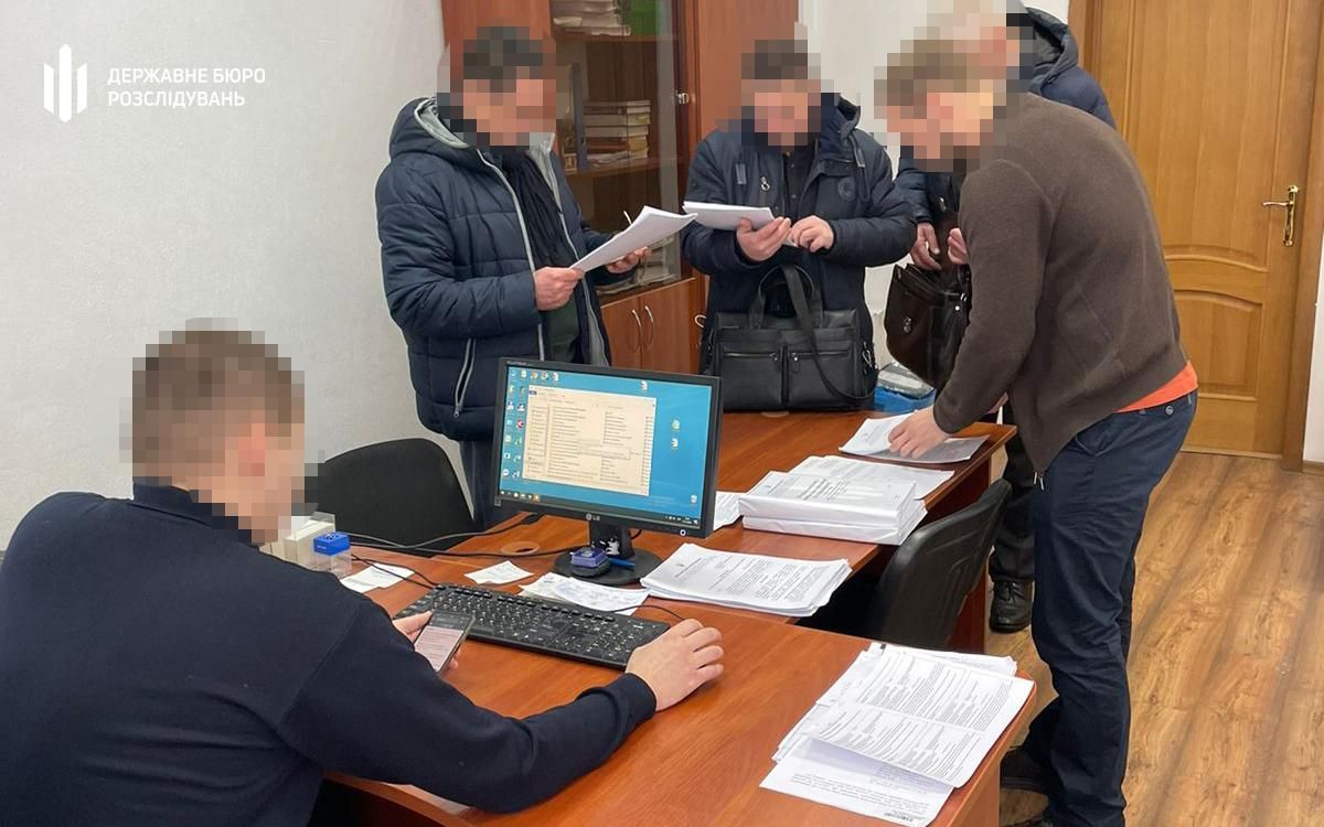 Вкрав у громади 74 мільйони гривень: на Житомирщині підприємець з чиновниками привласнив землі - Новини Житомира сьогодні - 24 Канал Вкрав у громади 74 мільйони гривень: на Житомирщині підприємець з чиновниками привласнив землі - Новини Житомира сьогодні - 24 Канал