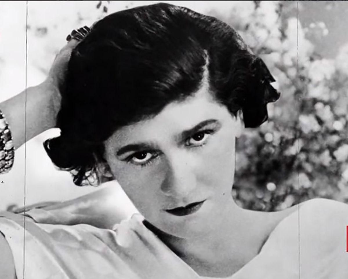 В волынском селе появилась улица в честь Коко Шанель В волынском селе появилась улица в честь Коко Шанель