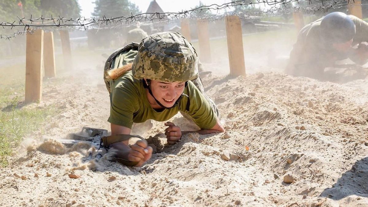 Як стати на військовий облік: покрокова інструкція для жінок від Міноборони - Термінові новини - 24 Канал