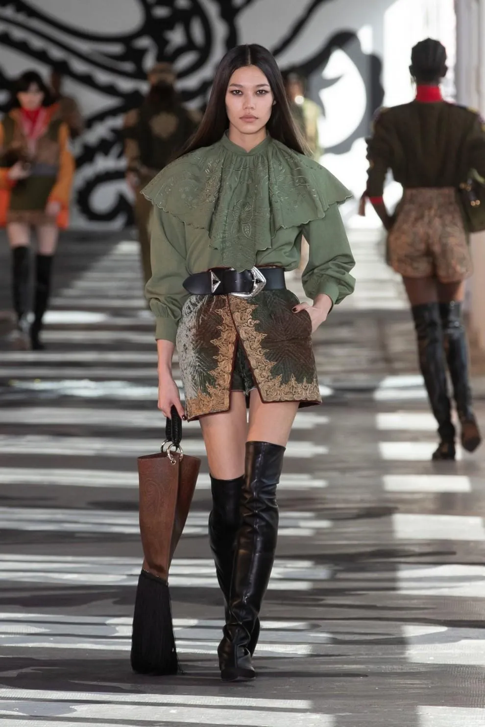 Вишукані блузи з осінньо – зимової колекції 2021/2022 Вишукані блузи з осінньо – зимової колекції 2021/2022