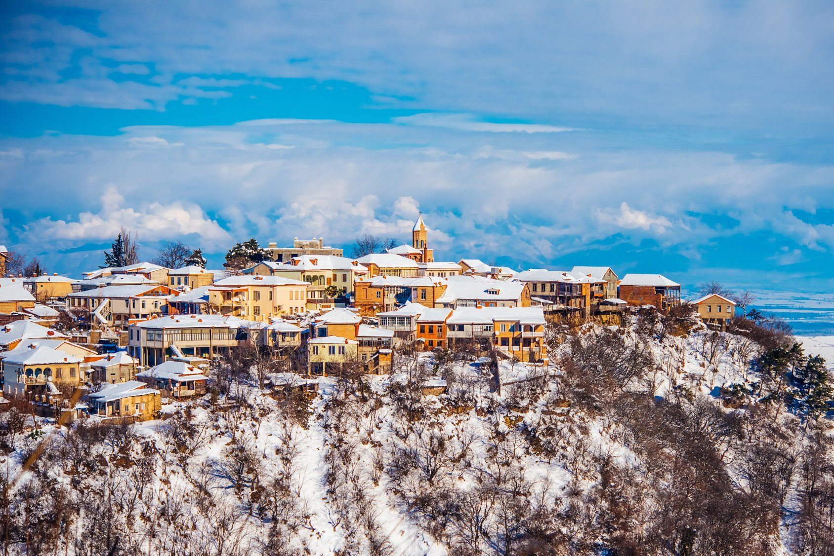 Горнолыжные курорты и зимние праздники: почему стоит посетить Грузию зимой