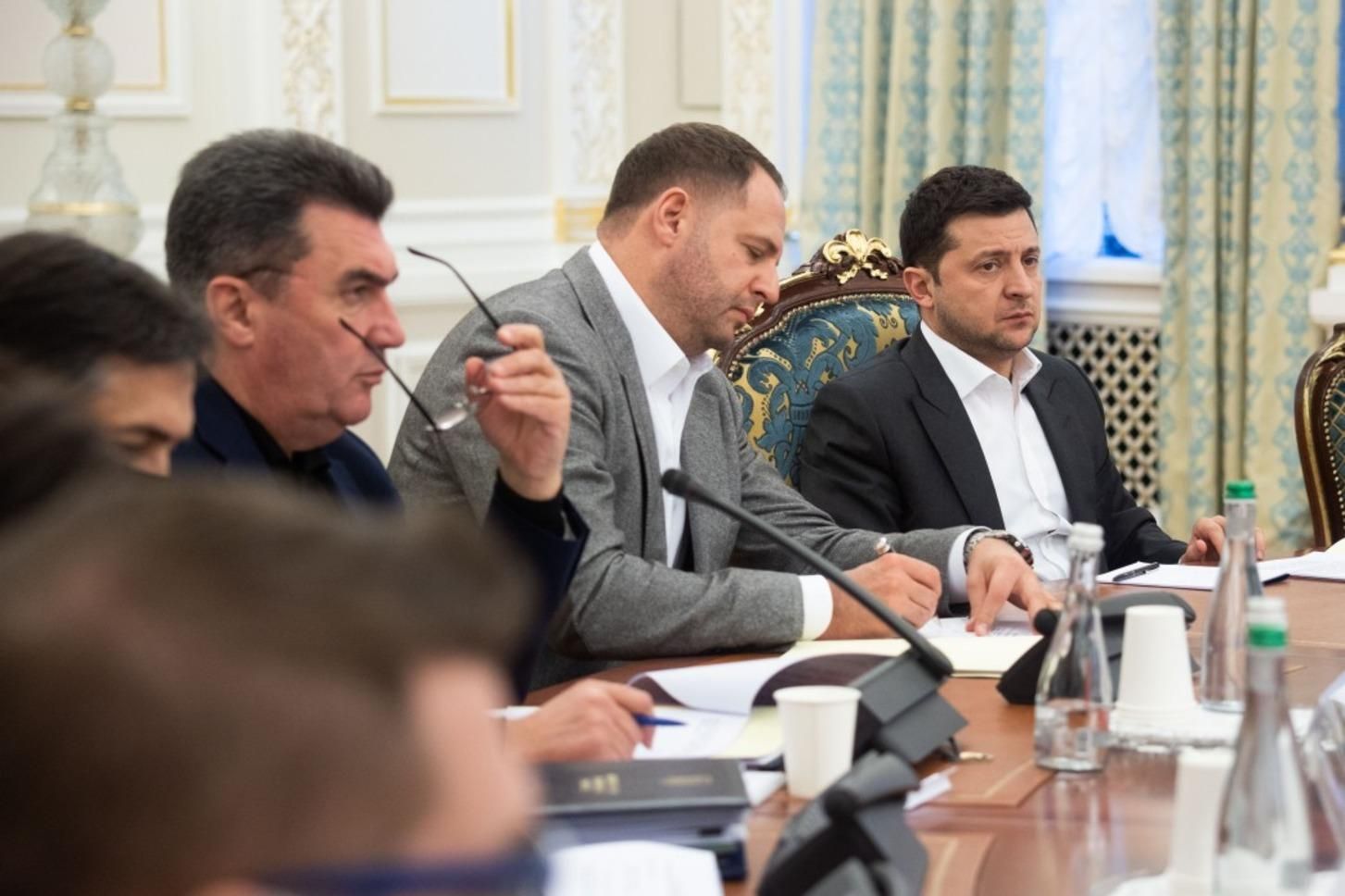 Зеленський скликає РНБО перед самим Новим роком - Україна новини - 24 Канал Зеленський скликає РНБО перед самим Новим роком - Україна новини - 24 Канал