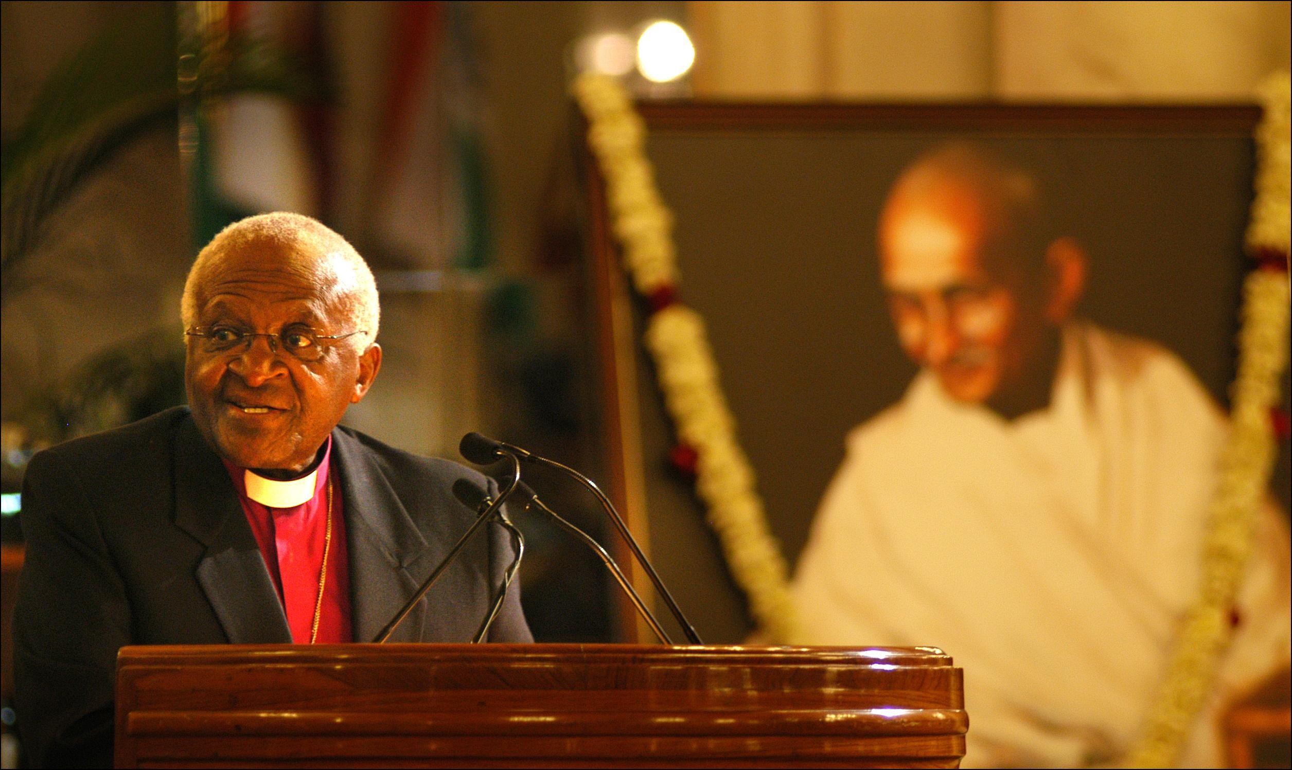 Умер лауреат Нобелевской премии и противник политики расовой дискриминации Умер лауреат Нобелевской премии и противник политики расовой дискриминации