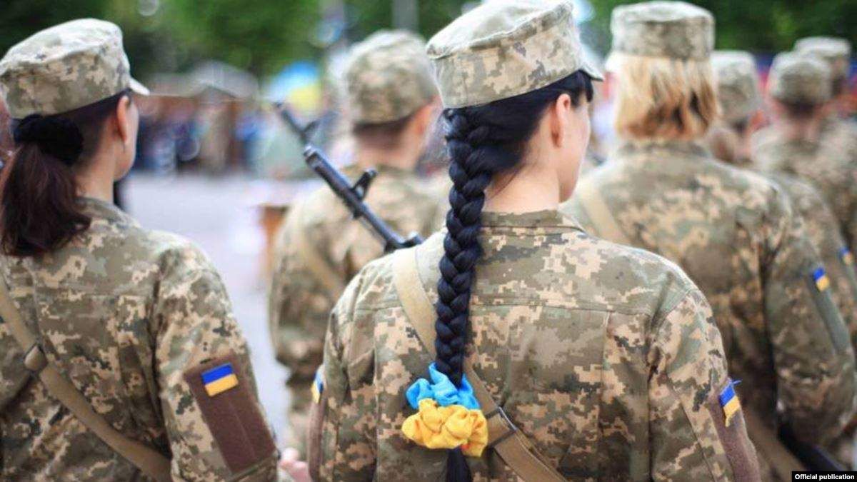 На військові збори – за бажанням: для військовозобов'язаних жінок створять перехідну норму - Україна новини - 24 Канал