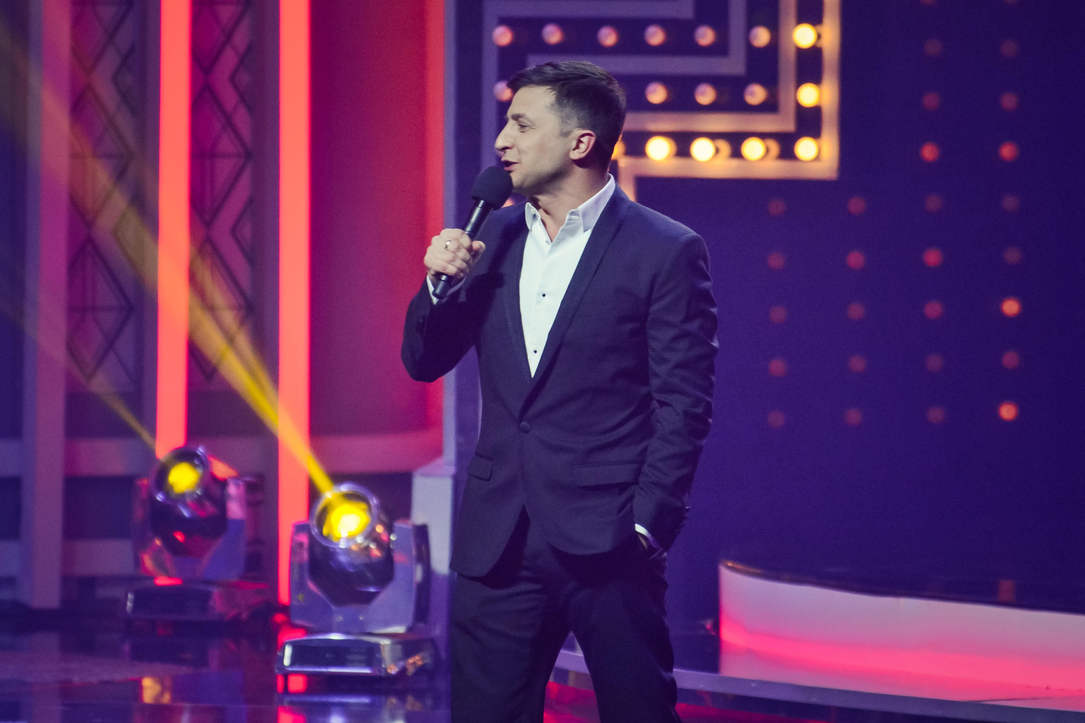 Западное СМИ пишет о беспокойстве из-за "неопытного окружения" Зеленского на фоне угрозы России Западное СМИ пишет о беспокойстве из-за "неопытного окружения" Зеленского на фоне угрозы России