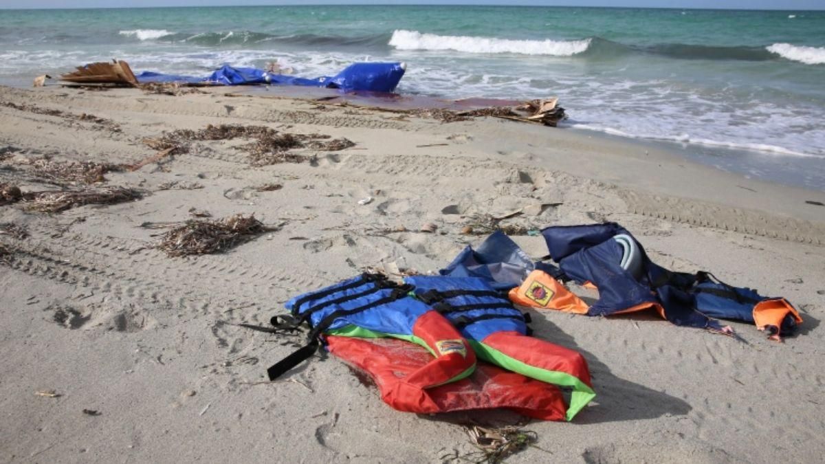 На берег Лівії викинуло близько 30 мертвих мігрантів - 24 Канал На берег Лівії викинуло близько 30 мертвих мігрантів - 24 Канал