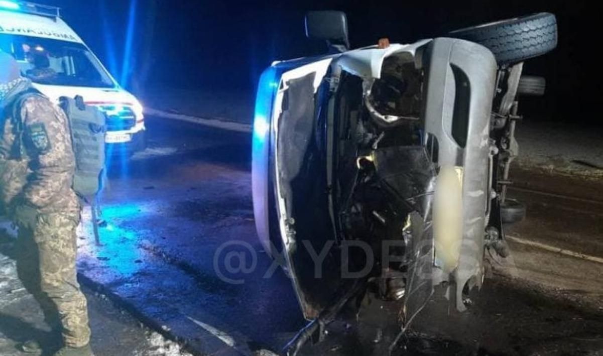 Не впорався з керуванням: на Одещині автобус зіткнувся з легковиком - Україна новини - 24 Канал Не впорався з керуванням: на Одещині автобус зіткнувся з легковиком - Україна новини - 24 Канал