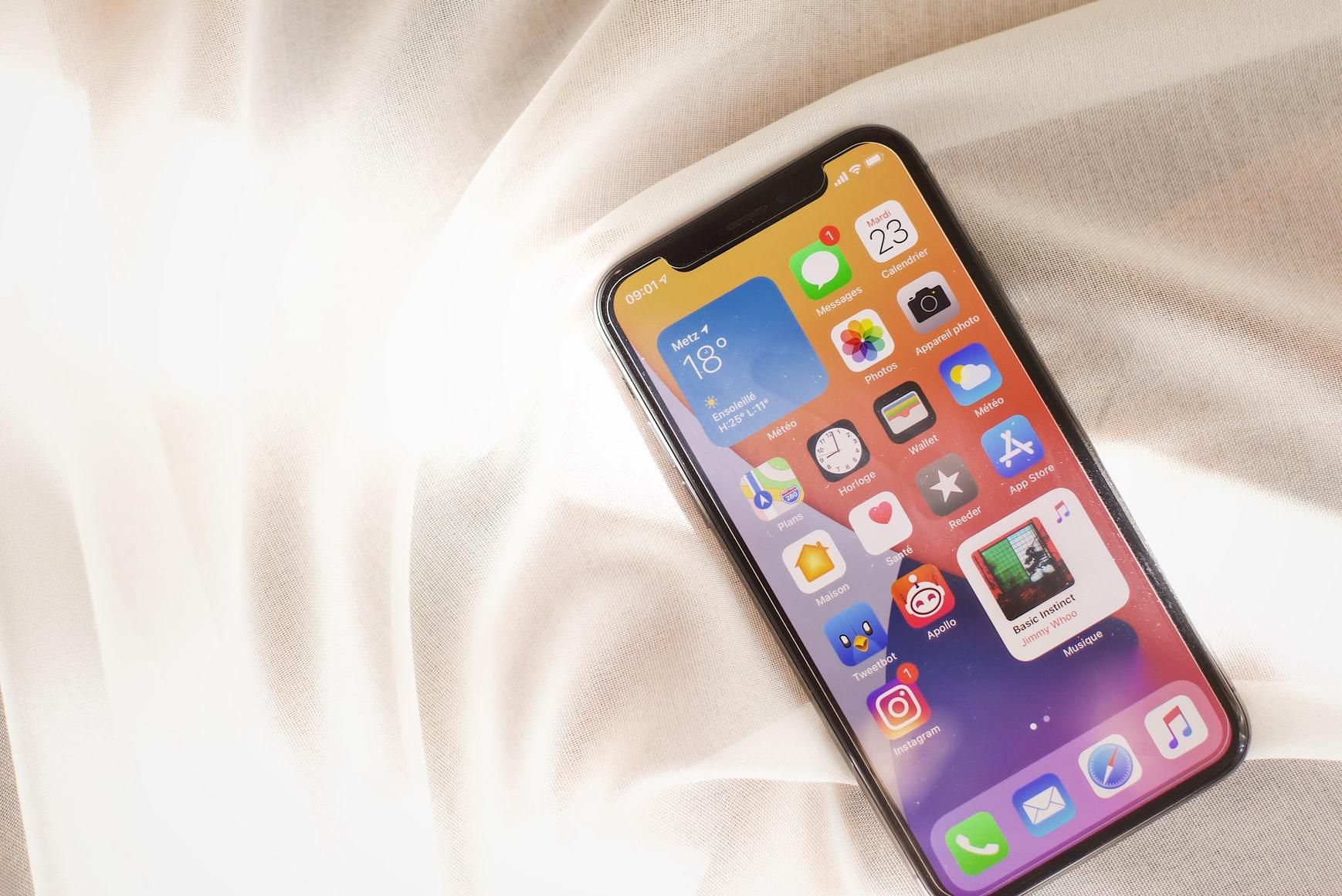 Чутки: Apple готується до випуску смартфона без фізичної SIM-картки - новини мобільних телефонів - Техно