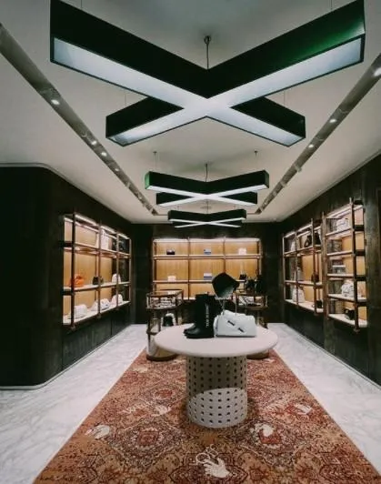 У Києві відкрився перший магазин Off-White, Пасаж на Заньковецької У Києві відкрився перший магазин Off-White, Пасаж на Заньковецької