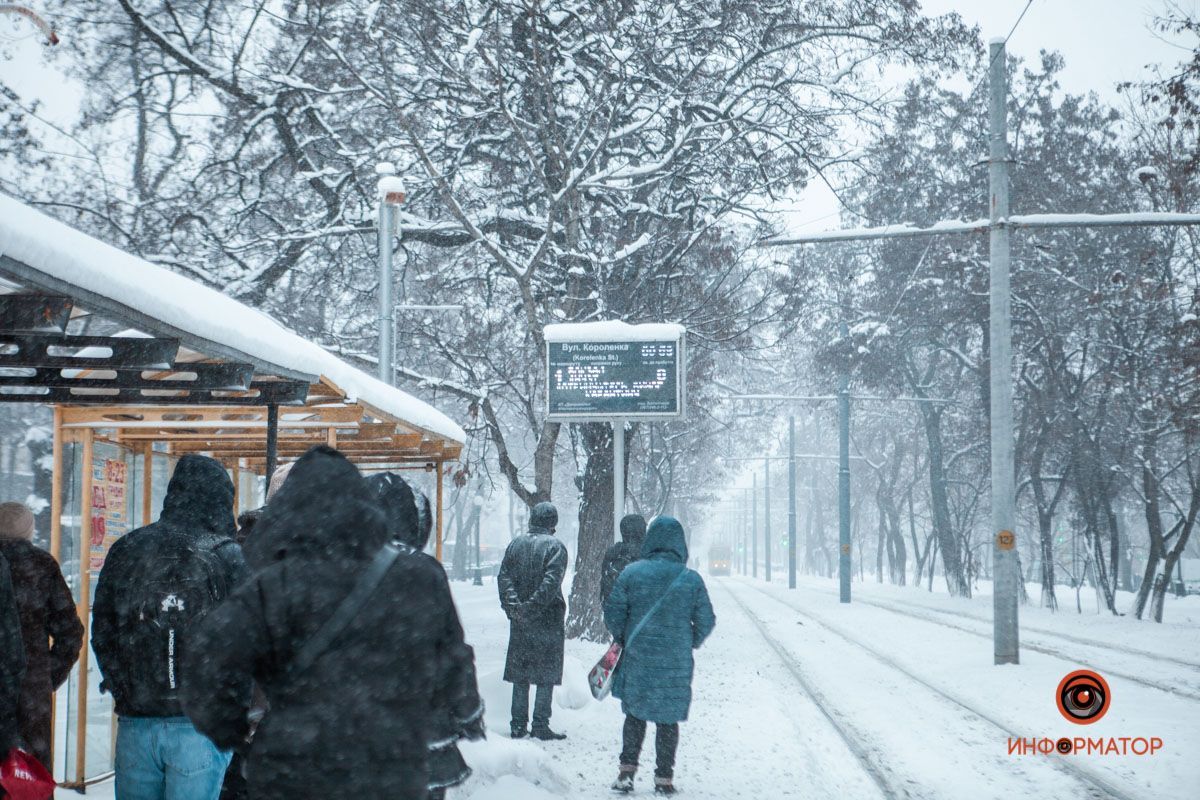 Погода в Україні 28 грудня 2021: фото снігопаду в містах України, деталі