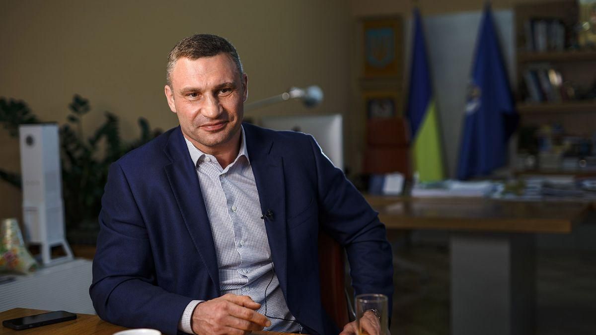 "Человек из будущего": как украинцы отреагировали на поздравление Кличко с 2220 Новым годом "Человек из будущего": как украинцы отреагировали на поздравление Кличко с 2220 Новым годом