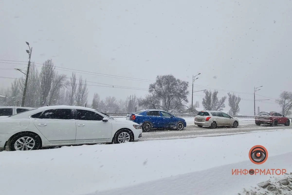 Снігопад у Дніпрі