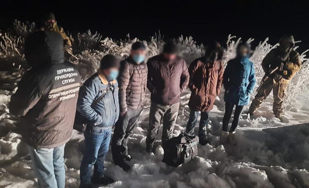 Предновогоднее путешествие узбеков: на границе с Россией задержали иностранцев