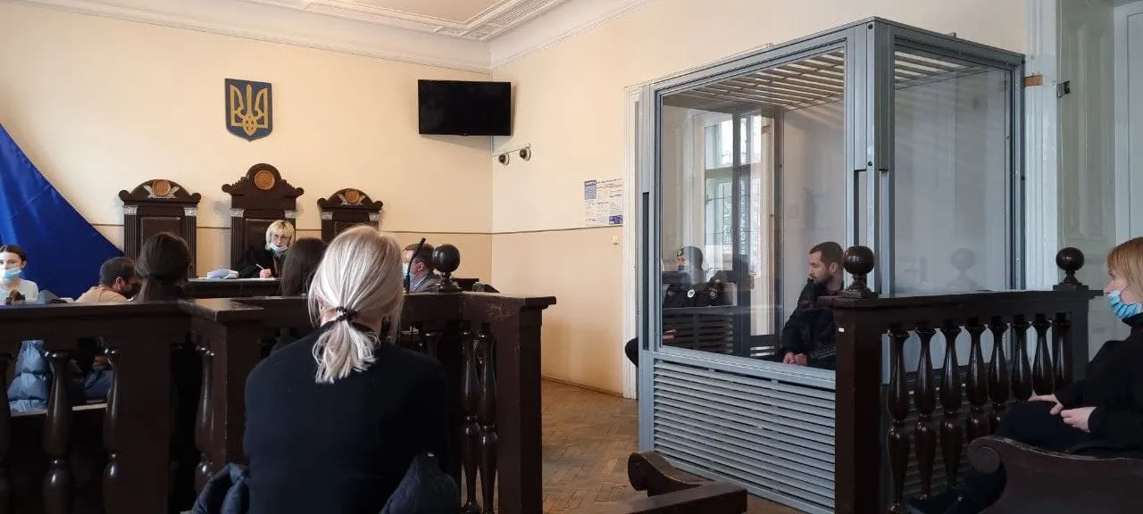 Валишили в СІЗО водія, якийзбив батька журналіста 24 каналу Валишили в СІЗО водія, якийзбив батька журналіста 24 каналу