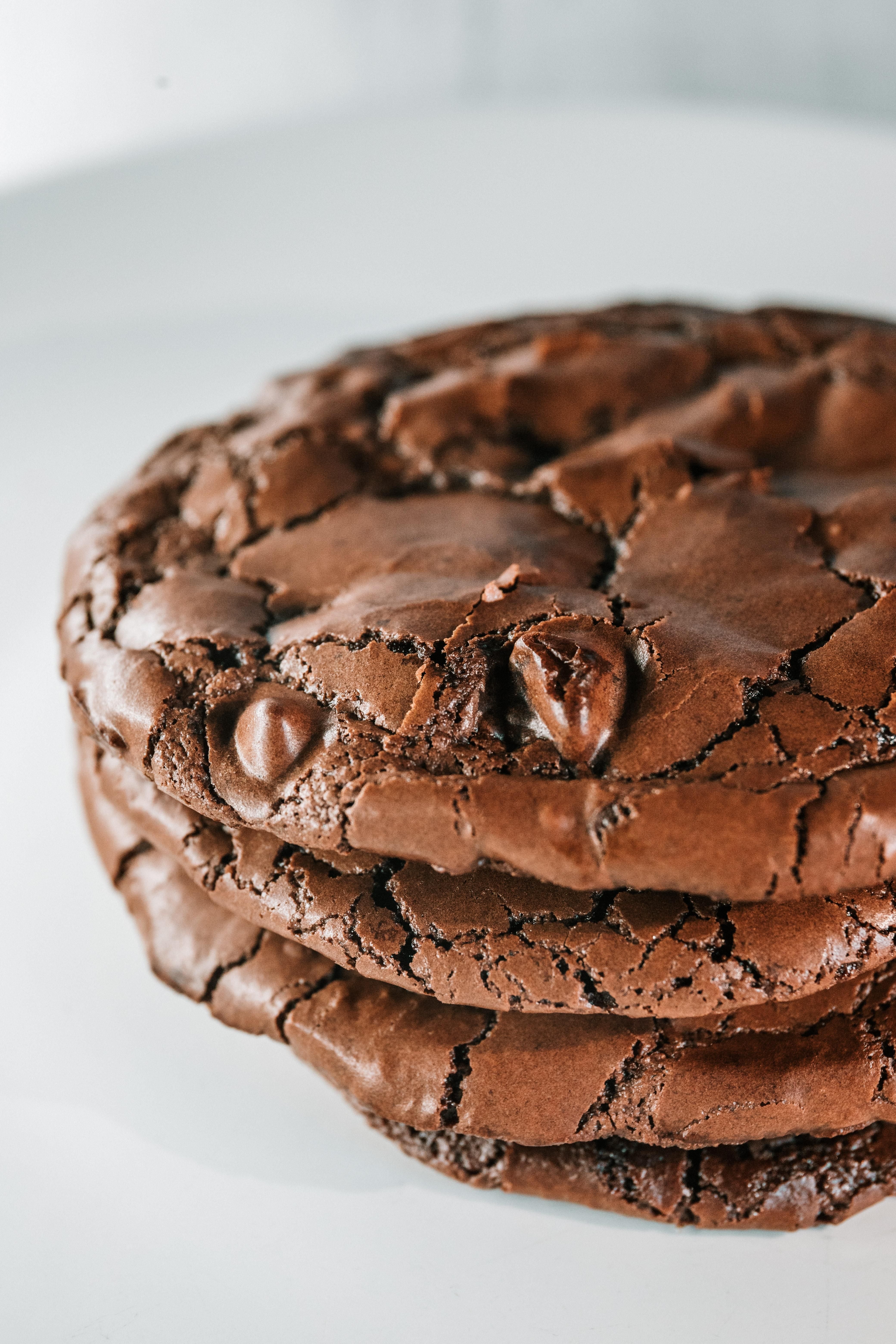 Вибухове шоколадне печиво з 6 інгредієнтів: легкий рецепт на новорічний стіл