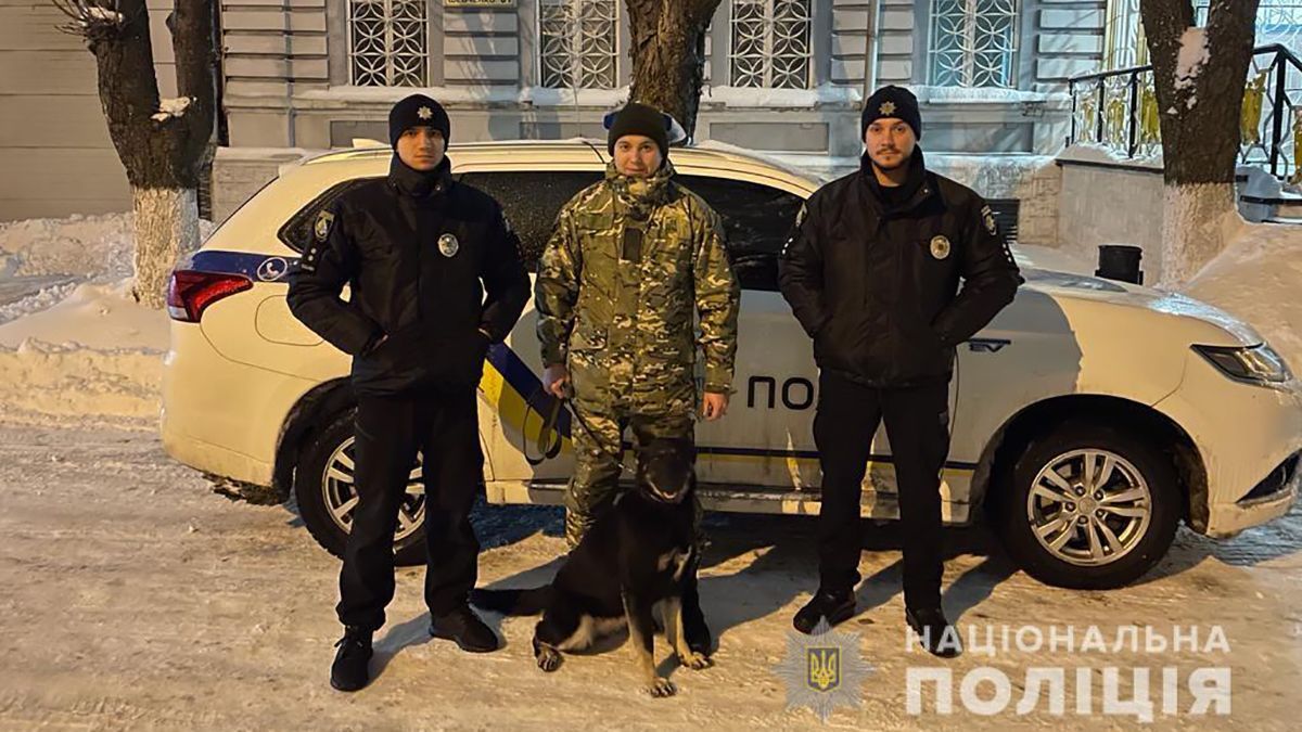 Потерялись в лесу под Днепром: 10-летний сын спасал отца без сознания теплом собственного тела Потерялись в лесу под Днепром: 10-летний сын спасал отца без сознания теплом собственного тела