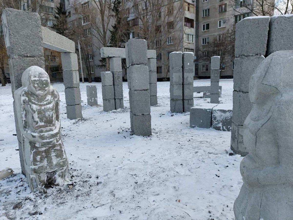 "Я не жалею": автор скандального "харьковского Стоунхенджа" заявил, что объект не закончили "Я не жалею": автор скандального "харьковского Стоунхенджа" заявил, что объект не закончили