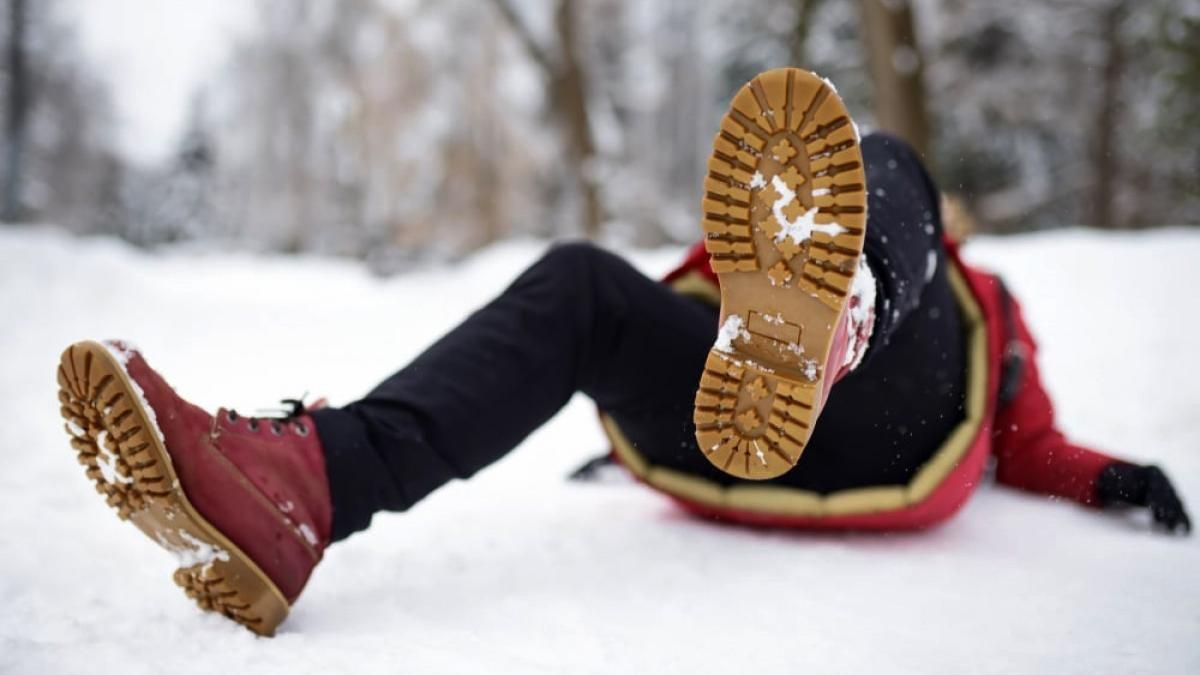 У Львівських травмпунктах почався "аншлаг": приходять десятки жертв ожеледиці - Львів У Львівських травмпунктах почався "аншлаг": приходять десятки жертв ожеледиці - Львів