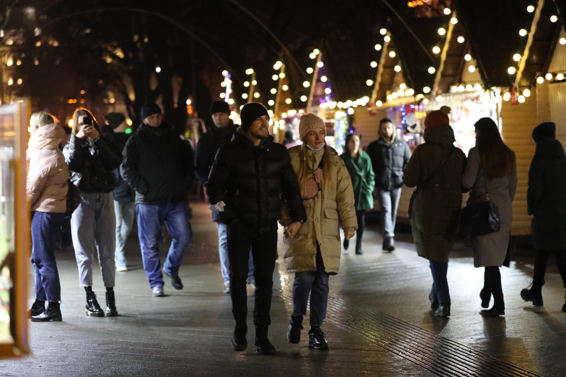 Где украинцы планируют праздновать Новый год: данные опроса