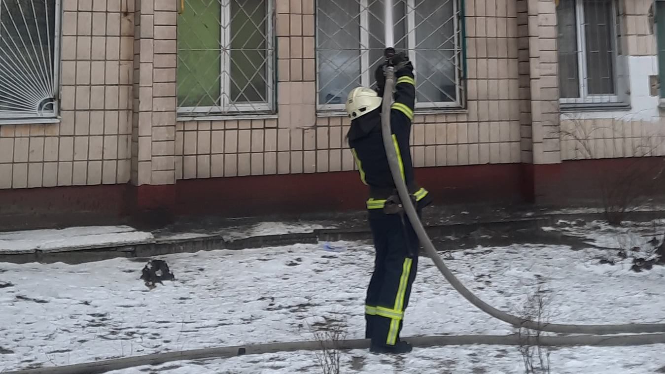 Во время пожара пожарные спасли даму с собачкой: милое фото