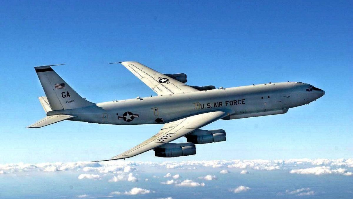 Разведывательный самолет ВВС США вновь мониторит ситуацию на Донбассе Разведывательный самолет ВВС США вновь мониторит ситуацию на Донбассе