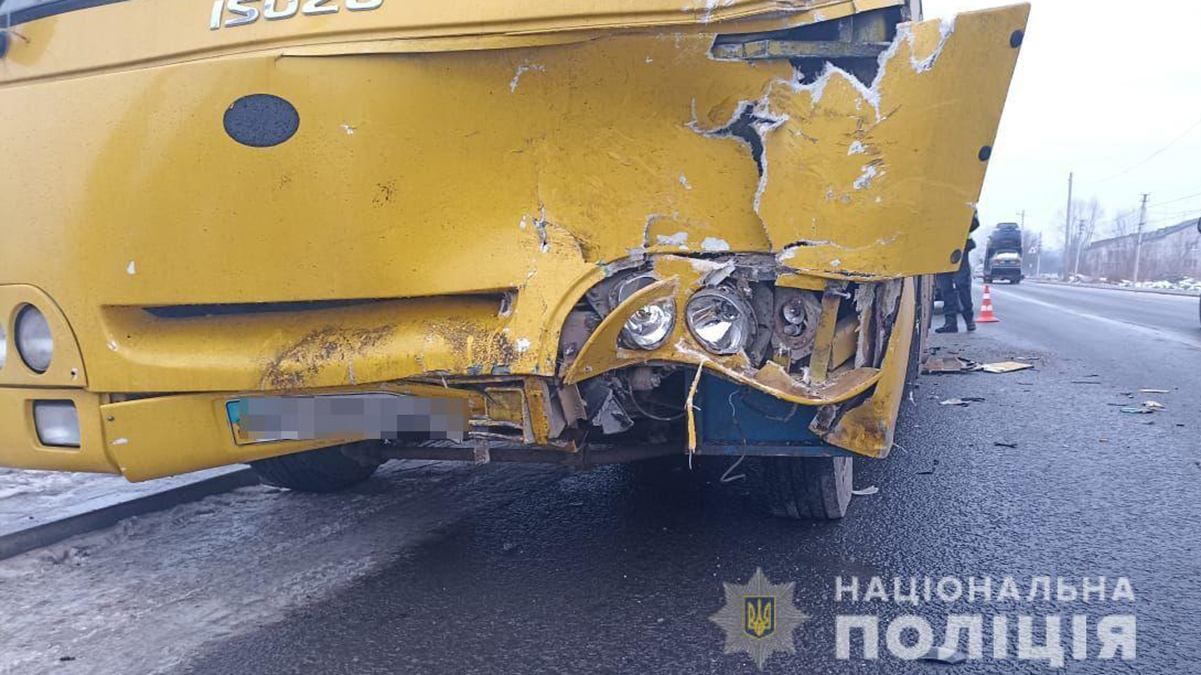 Рейсовый автобус попал в ДТП во Львовской области: в каком состоянии пострадали Рейсовый автобус попал в ДТП во Львовской области: в каком состоянии пострадали