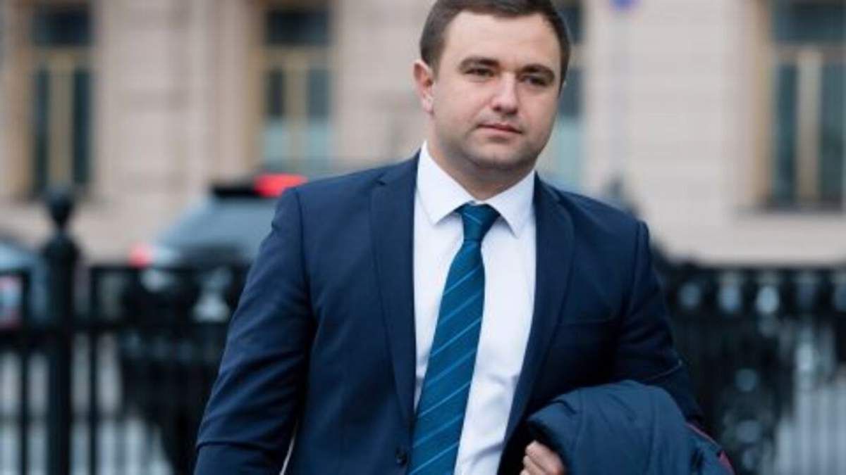 "Слузі" Ковальову "4 канал" подарувала сім'я - Україна новини - 24 Канал "Слузі" Ковальову "4 канал" подарувала сім'я - Україна новини - 24 Канал