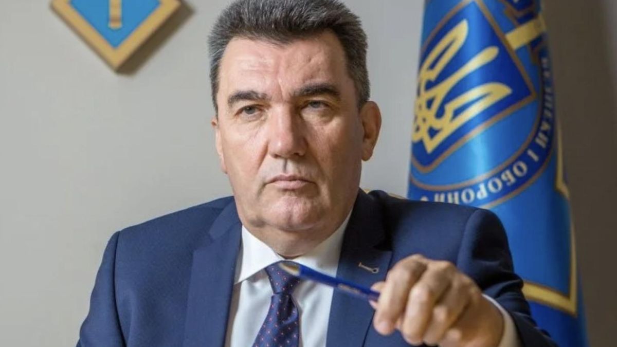 Данилов предупредил об угрозах, которые Омикрон может принести уже в феврале