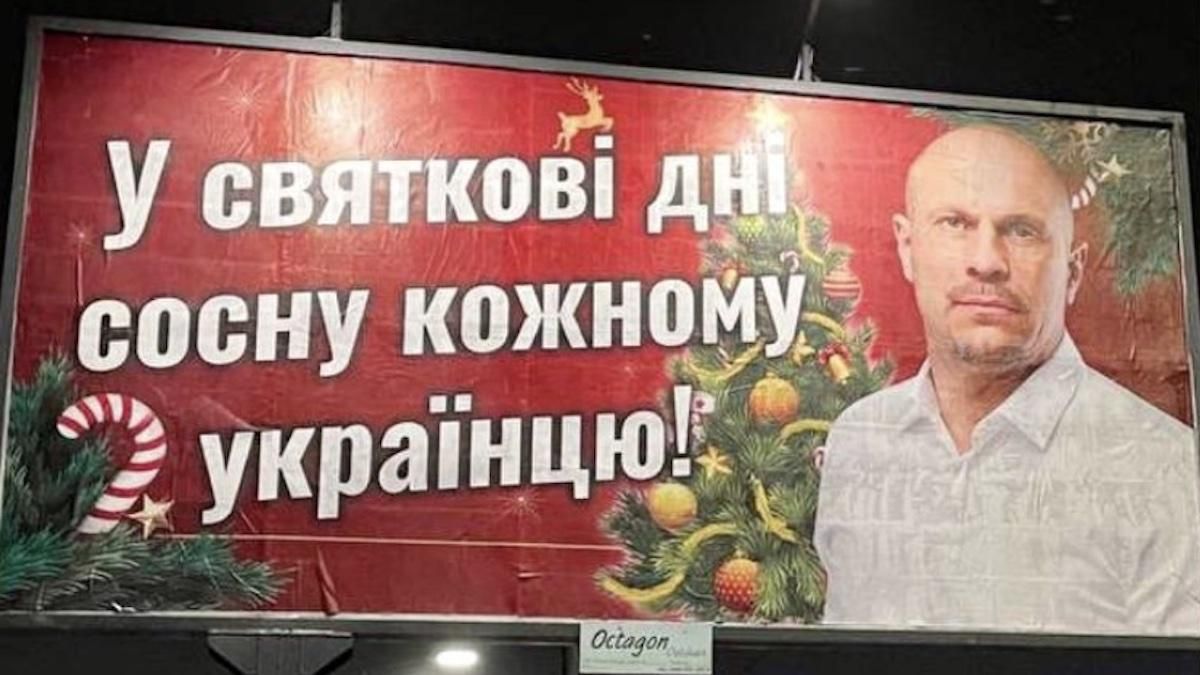 үлкен емізік бейнелері Төменнен пизканы жалайтын жетілген әйелдердің фотосы