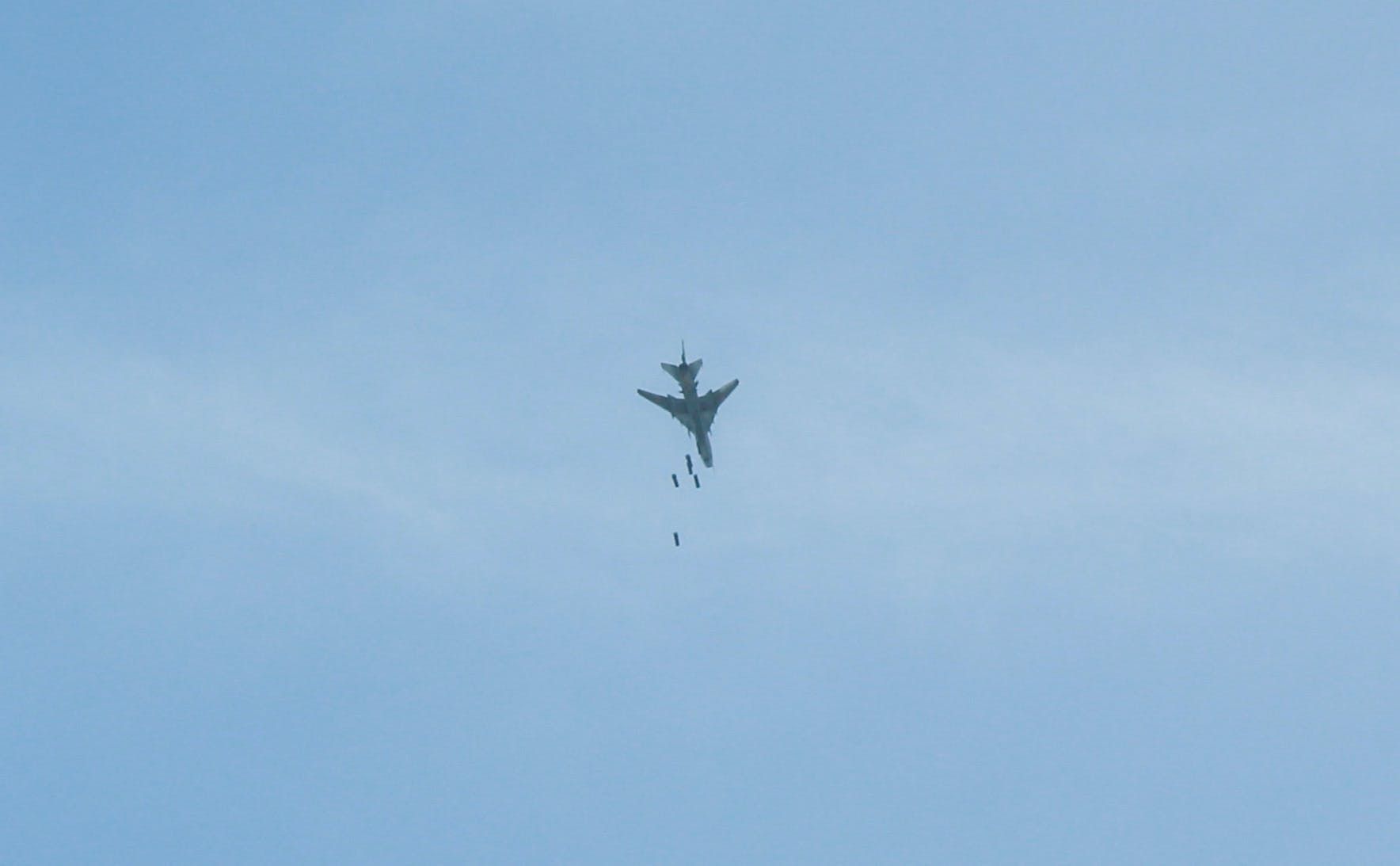 Россия может нанести авиаудары по Украине, вторжение – менее вероятно, – СМИ Россия может нанести авиаудары по Украине, вторжение – менее вероятно, – СМИ