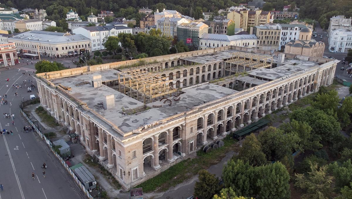 Ткаченко пообещал начало противоаварийных работ в Гостином дворе с 31 декабря