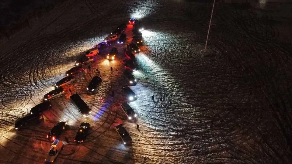 Одеська ялинка з автомобілів Одеська ялинка з автомобілів