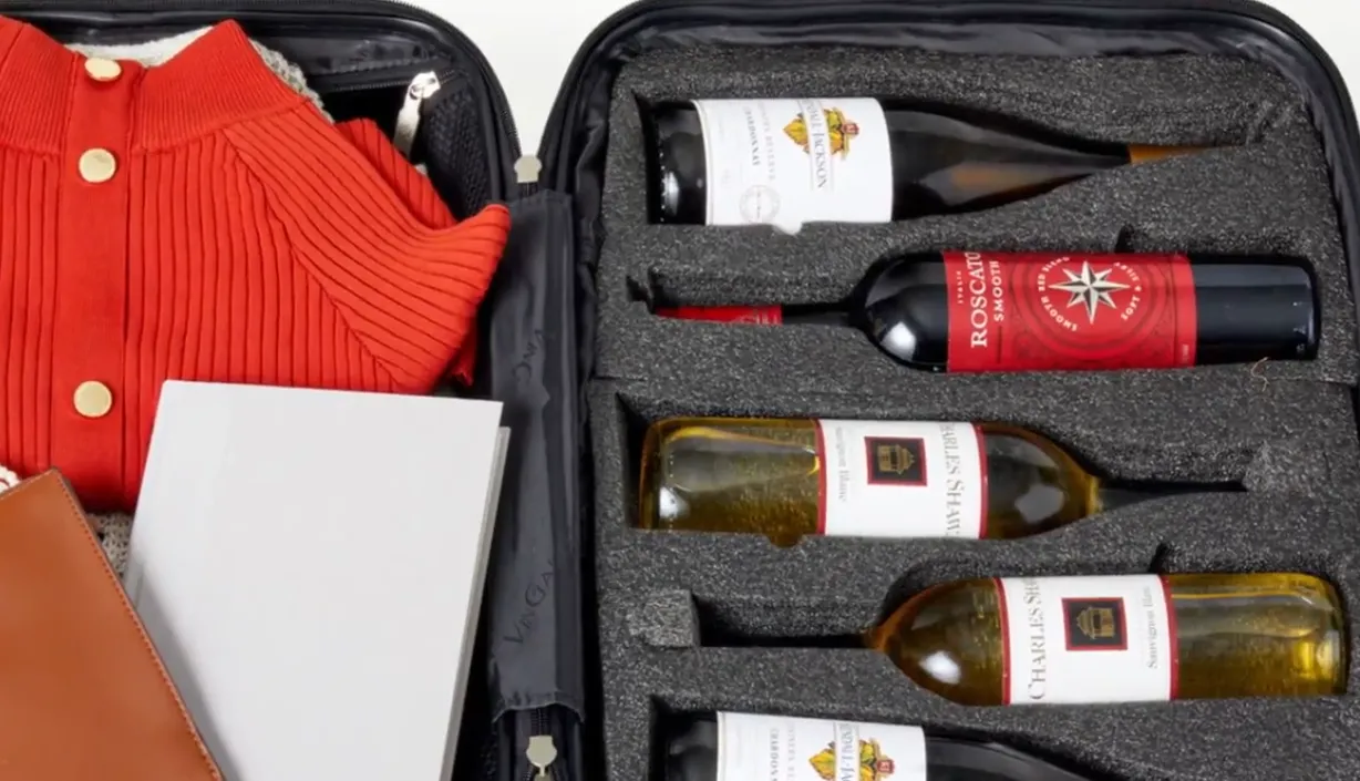 Спецальна валіза для речей та вина