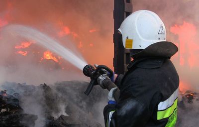 В последний день года в пожарах погибли 12 человек: в ГСЧС назвали причины