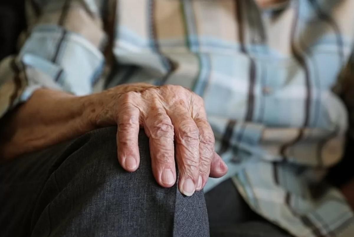 "Зворушена до сліз добротою": у Тернополі бабуся загубила пенсію, люди вмить зібрали гроші - Україна новини - 24 Канал "Зворушена до сліз добротою": у Тернополі бабуся загубила пенсію, люди вмить зібрали гроші - Україна новини - 24 Канал