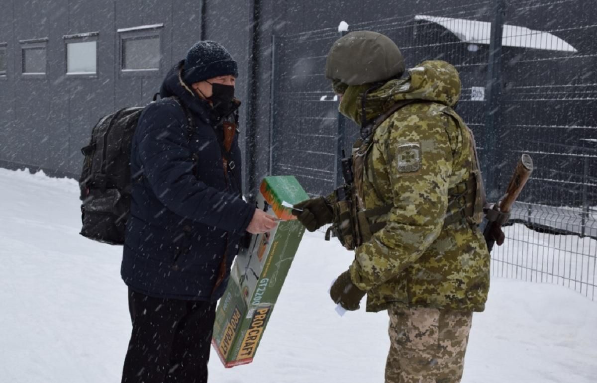 Оккупанты полностью блокируют большинство КПВВ на Донбассе