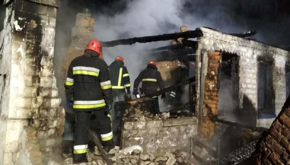 Под Черниговом в первый день года сгорел дом: погибли люди