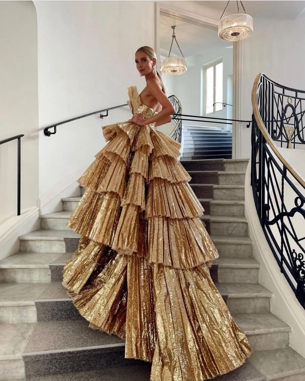 Найкращі сукні Леоні Ганне за 2021 рік