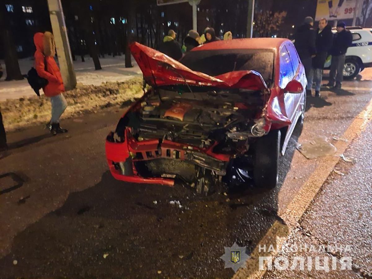 В Днепре водитель устроил ДТП с 4 автомобилями: среди пострадавших маленький мальчик