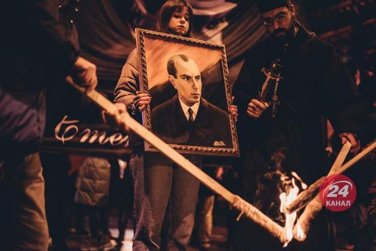 Угрожают санкциями: у России "пригорает" из-за марша памяти Бандеры в Киеве Угрожают санкциями: у России "пригорает" из-за марша памяти Бандеры в Киеве