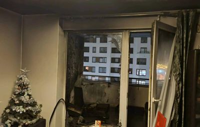Залетели через балкон: из-за новогодних фейерверков в Варшаве сгорели 2 квартиры 