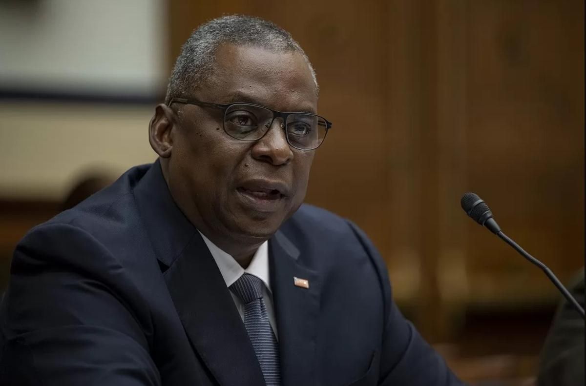 Глава Пентагона Ллойд Остин заболел коронавирусом Глава Пентагона Ллойд Остин заболел коронавирусом