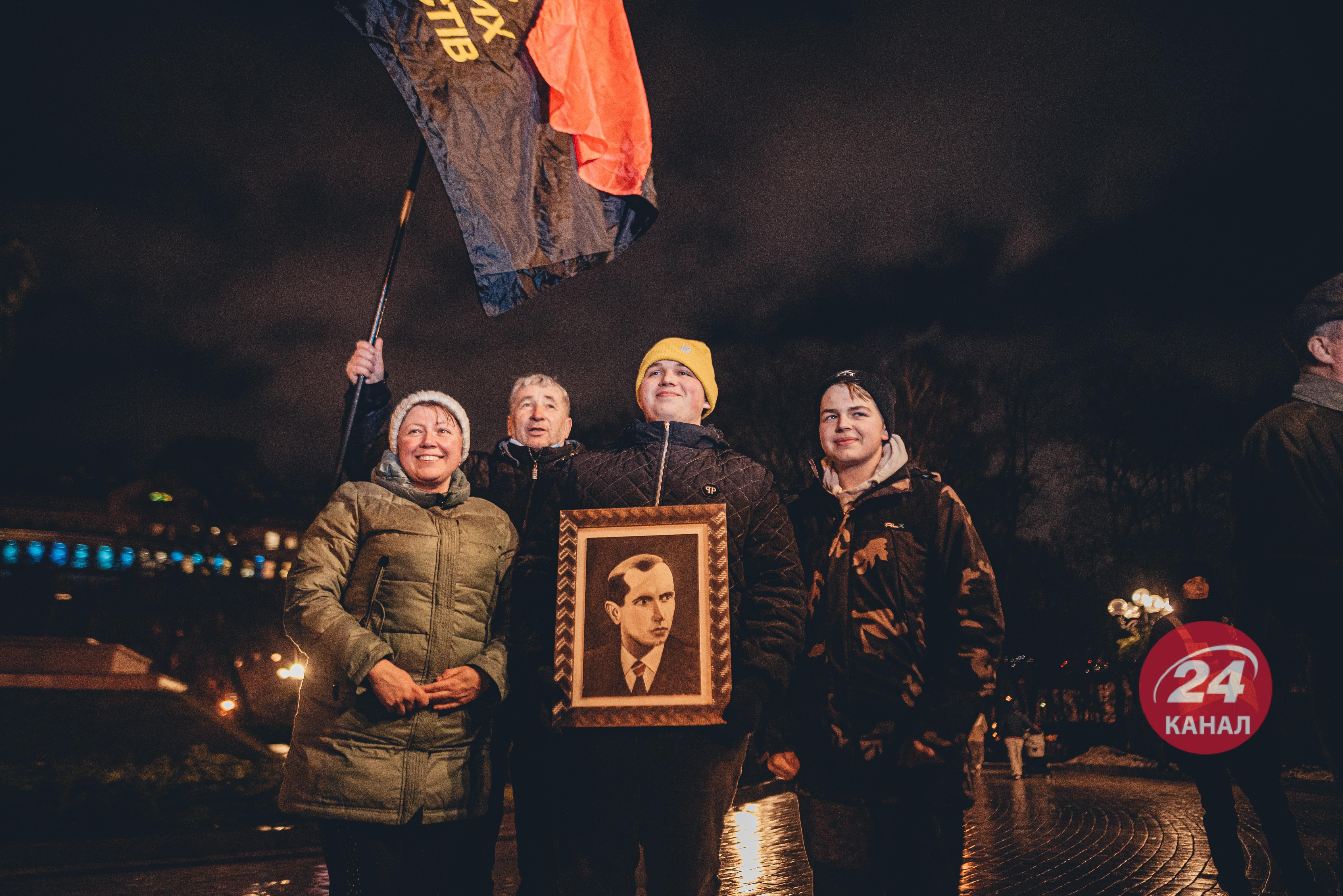 "Сторонники Третьего Рейха": у Беларуси истерика из-за киевского шествия в честь Бандеры "Сторонники Третьего Рейха": у Беларуси истерика из-за киевского шествия в честь Бандеры