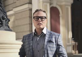 Сподіваюсь, не віддадуть Росії, – мати режисера Лавренчука про його затримання в Італії