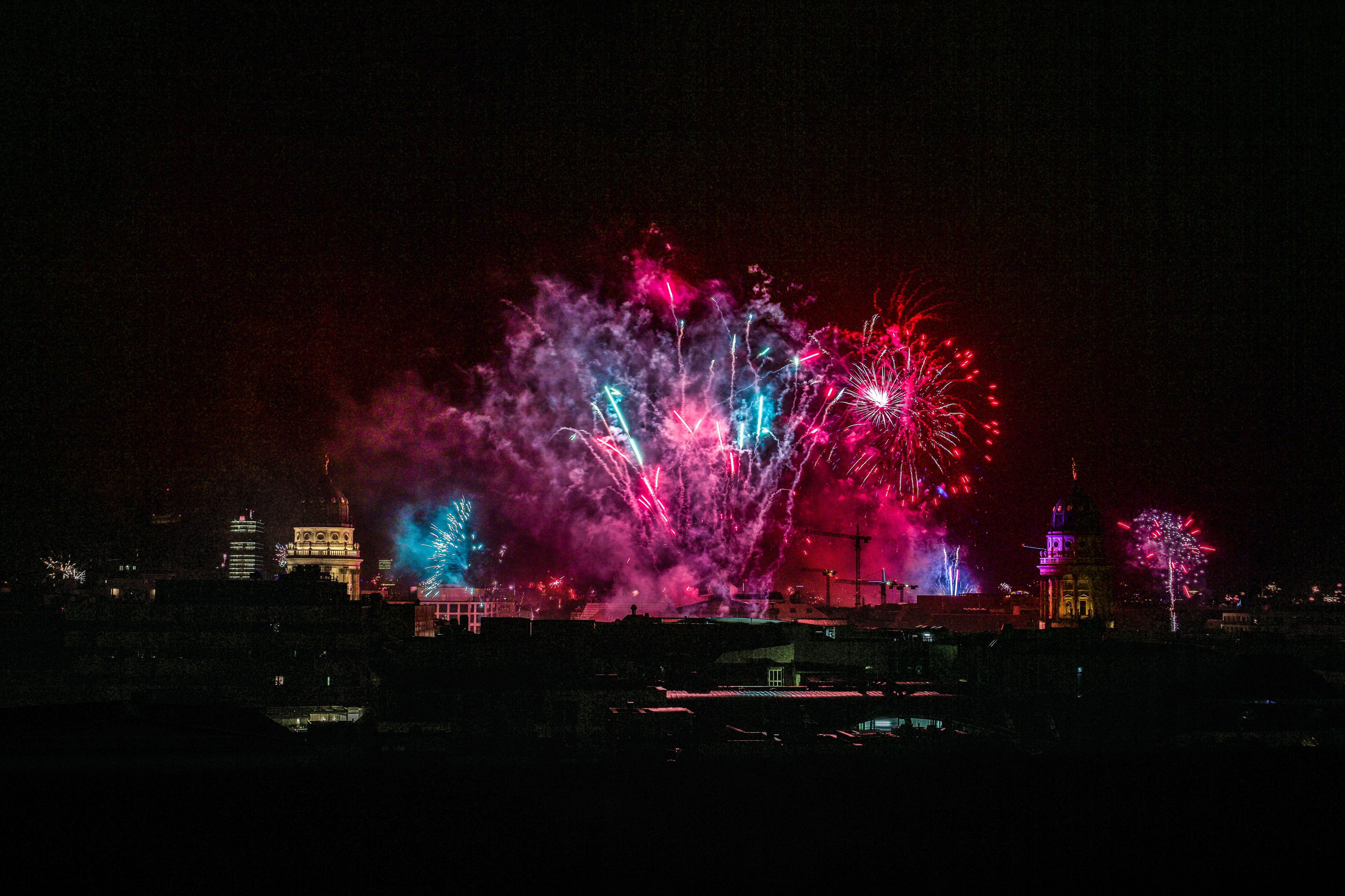 Отпраздновали: в России фейерверк оторвал голову полковнику полиции Отпраздновали: в России фейерверк оторвал голову полковнику полиции