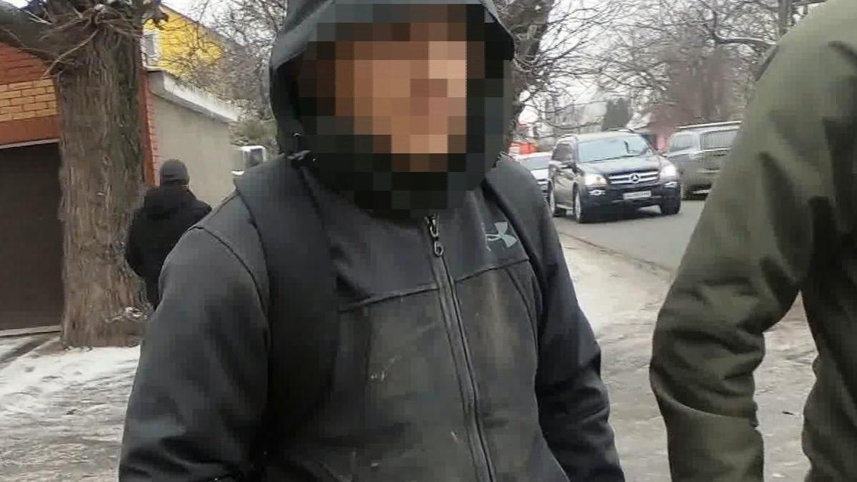 В Одесской области молодой человек ограбил почту на 800 тысяч и сбил полицейского В Одесской области молодой человек ограбил почту на 800 тысяч и сбил полицейского