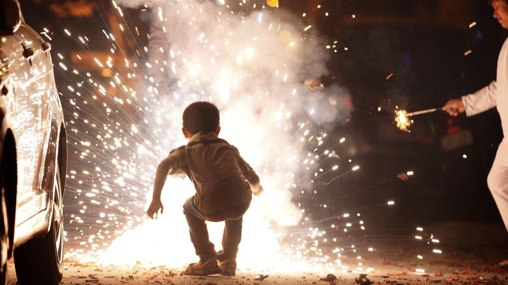 У Раду внесли законопроєкт про штрафи за продаж дітям піротехніки - 24 Канал У Раду внесли законопроєкт про штрафи за продаж дітям піротехніки - 24 Канал