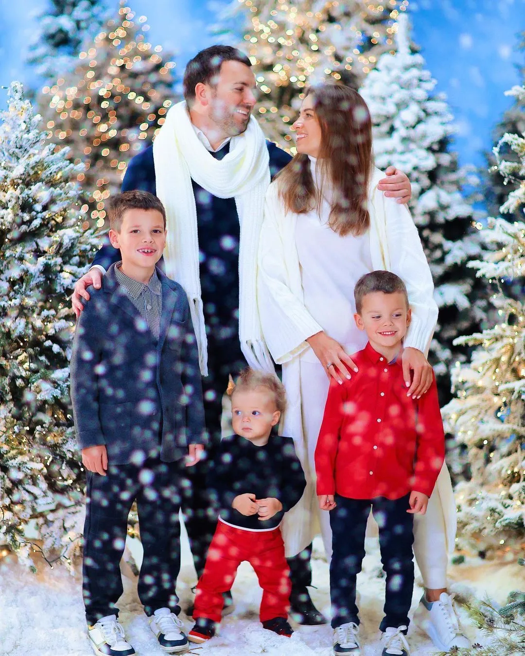 Григорій Решетник з дружиною і трьома синами Григорій Решетник з дружиною і трьома синами