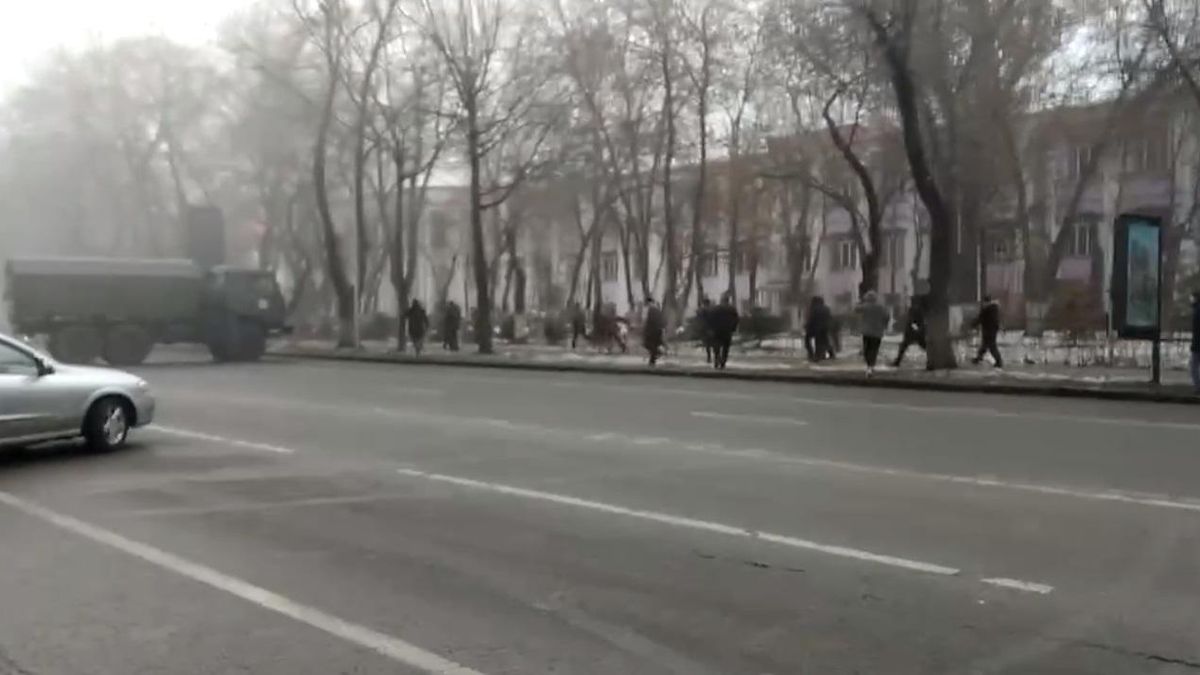 Сутички у Казахстані спалахнули з новою силою: відео з охопленої протестами Алмати - 24 Канал