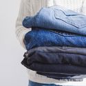 Как сложить одежду, чтобы сэкономить место в шкафу: метод экспертки